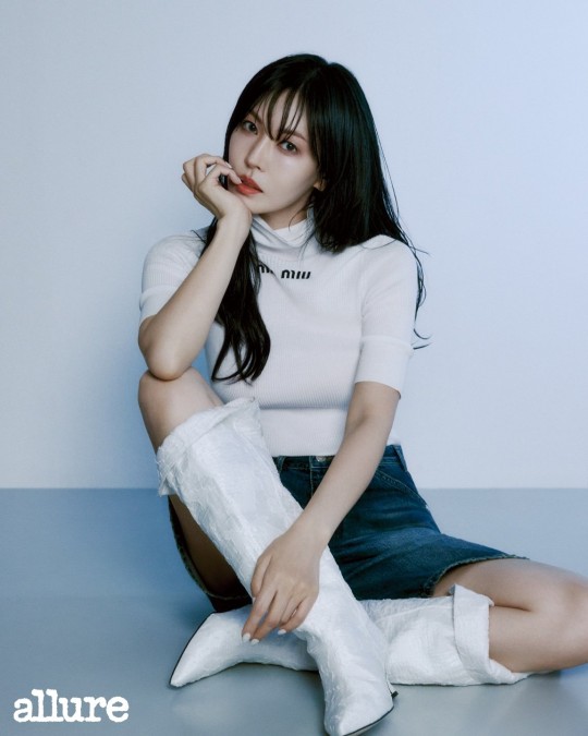 김소연, 패션 화보에서 단연 돋보이는 여배우
