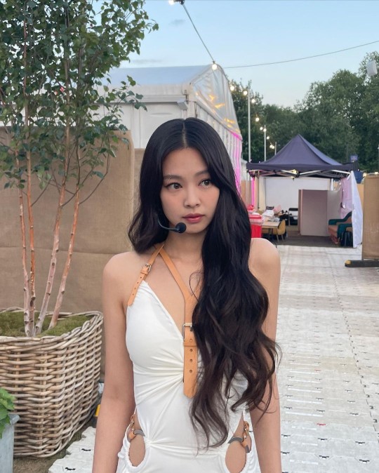 블랙핑크 제니, 무대 의상을 데일리 룩으로