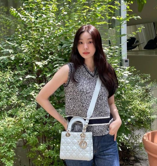 김연아, 온몸 명품으로 도배해도 결국 명품은 연아