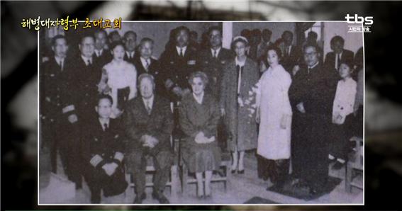 초대 대통령 이승만, 부통령 함태영 목사와 함께(1952년 5월 4일)