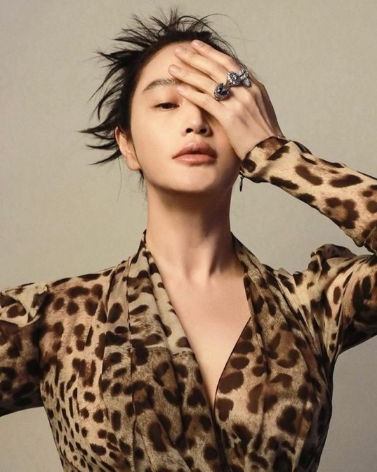 김혜수, 압도적 카리스마-53살 잊게 만드는 동안 매력