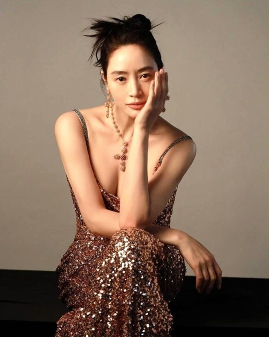 김혜수, 압도적 카리스마-53살 잊게 만드는 동안 매력