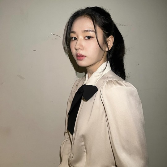 안은진, 모던한 블라우스 입고도 왠지 길채가 보여