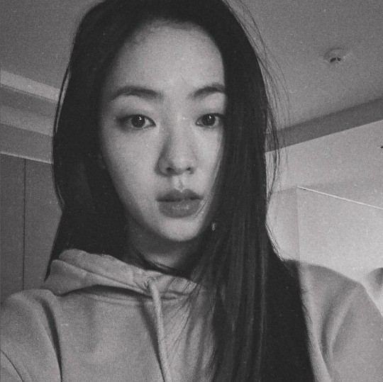 전여빈, 모노 톤 사진에서도 빛나는 아름다움