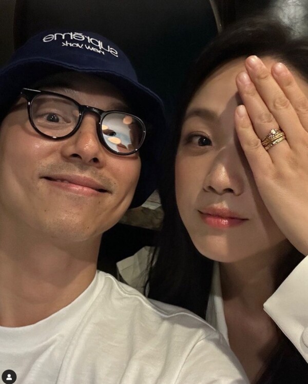 탕웨이, 김태용 감독 대신 공유와 다정한 셀카