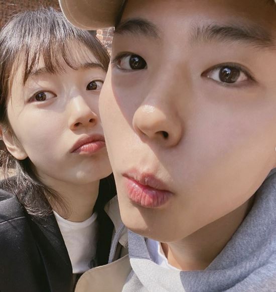 박보검♥수지, 실제 사귀는 거 아냐? "만날 때마다 찍어"