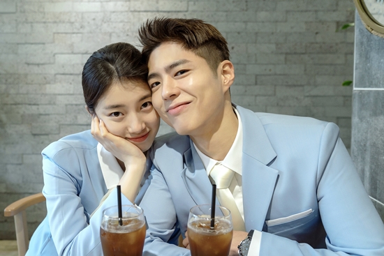 박보검♥수지, 실제 사귀는 거 아냐? "만날 때마다 찍어"
