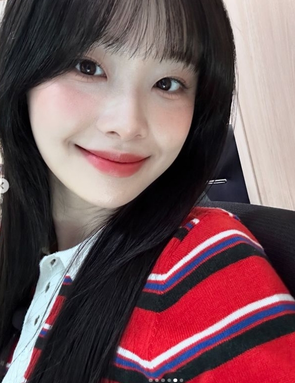 츄, 비타민 콸콸 솟게 만드는 귀여움 한도 초과 '얼빡샷'