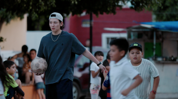 'My name is 가브리엘' 홍진경, 돌직구 플러팅부터 MZ 클럽 방문기까지! 르완다에 제대로 스며들었다!