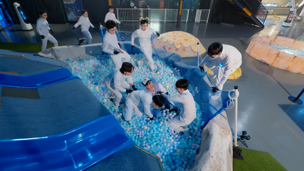 가상공간 ‘더 존’ 프로덕션 비하인드 공개!