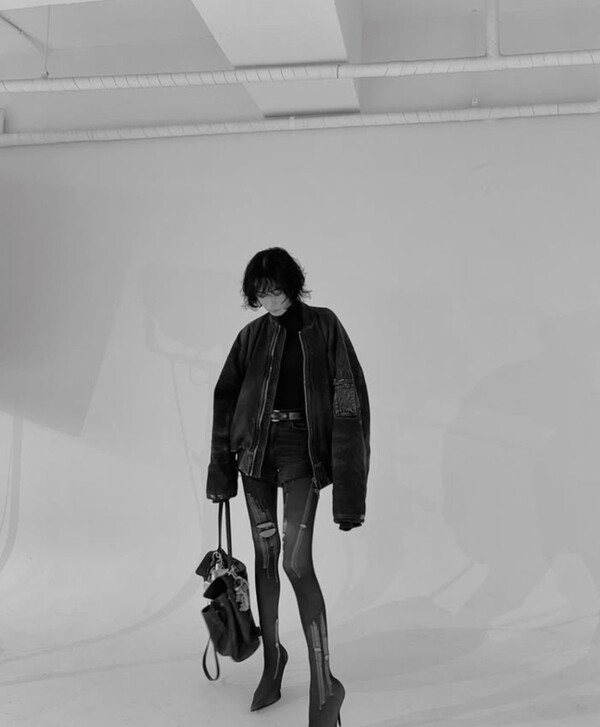 나나, 역시 퇴폐미의 여왕 '스타킹 찢고 관능적 매력 과시'