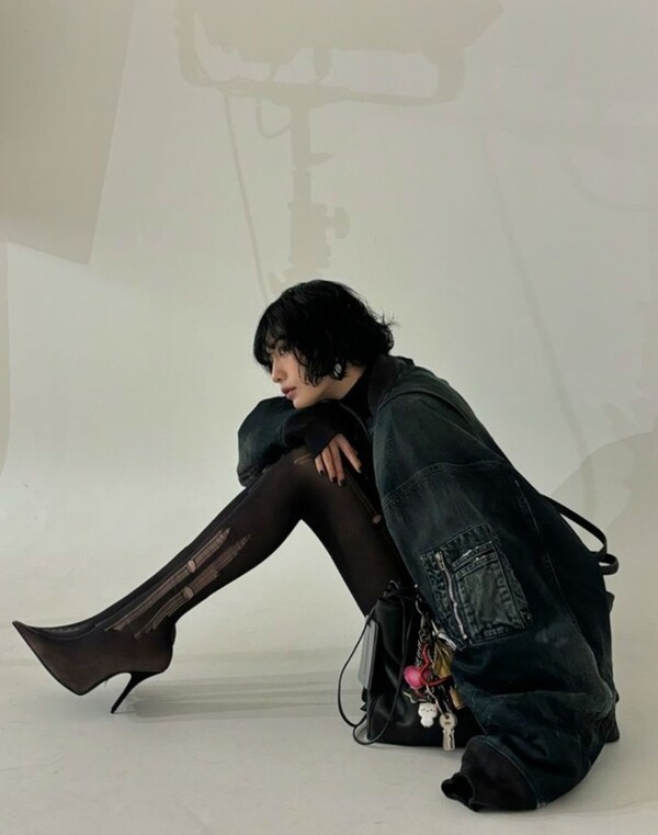 나나, 역시 퇴폐미의 여왕 '스타킹 찢고 관능적 매력 과시'