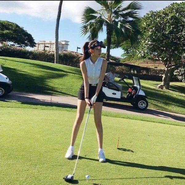 마동석 아내 예정화, 필드에서 빛나는 미니스커트 골프 패션