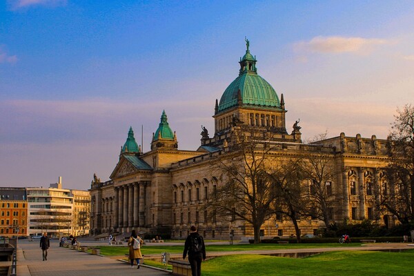 트럼프 재집권, 과학에 ‘사형선고’?…美 75년 과학 엔진 흔들리나