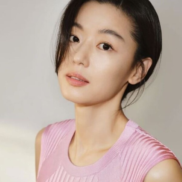 전지현, 김혜수 가슴 사이즈 언급 "대결 엄두 못 내"