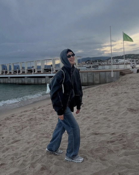 김고은, 칸에서 퉁퉁 부은 민낯 공개 '변장이 필요 없겠다'