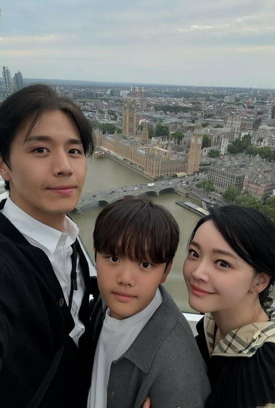 손준호·김소현 부부, 아들과 영국 여행 '빛나네'