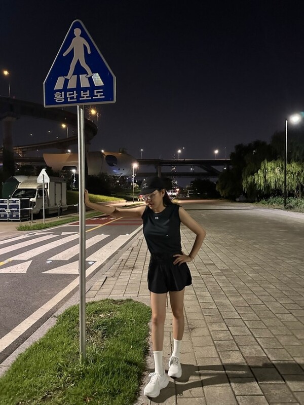 송가인, 한밤 한강 러닝 '헐떡헐떡'-"런린이는 걷기부터”