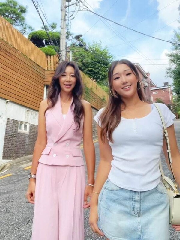 윤종신+전미라 고1 딸 '엄마 미모와 피지컬 넘는 169cm’