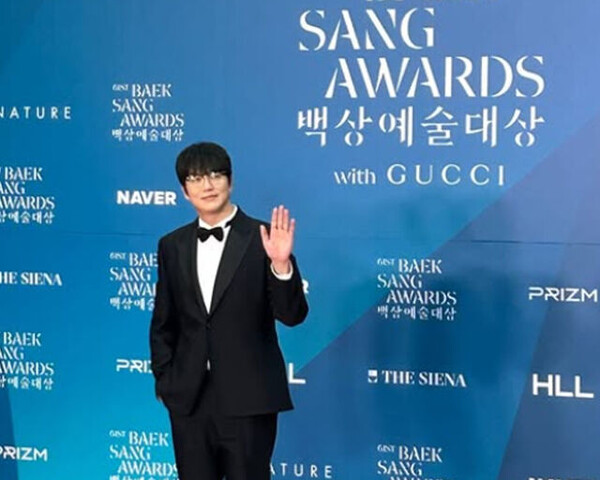 성시경, 17년간 소속사 불법 운영 의혹 인정-사과