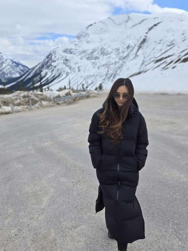 성매매 유죄 지나, 비행기 탑승 "어딘지 맞혀 봐"