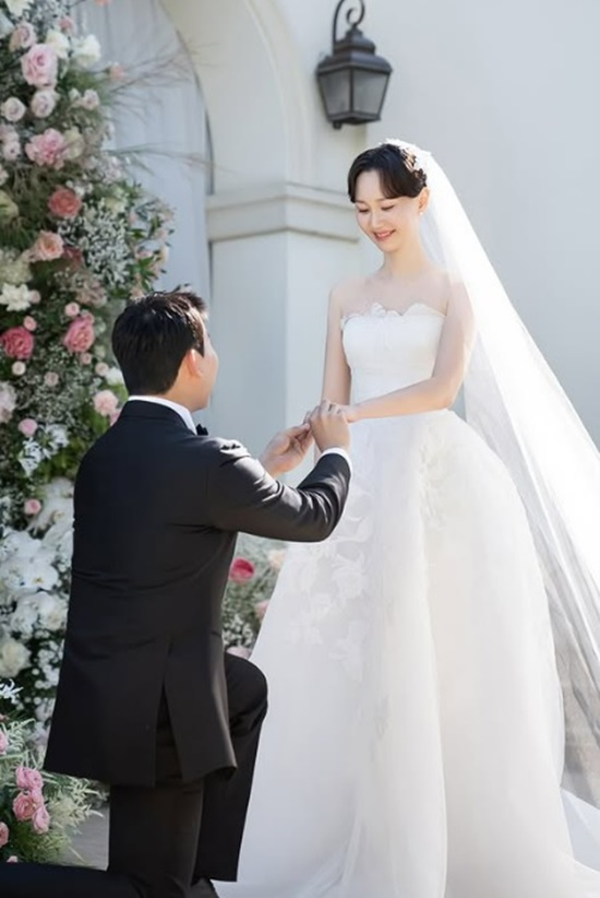 이유영, 득녀 1년 만의 결혼식-남편 무릎 꿇고 프러포즈