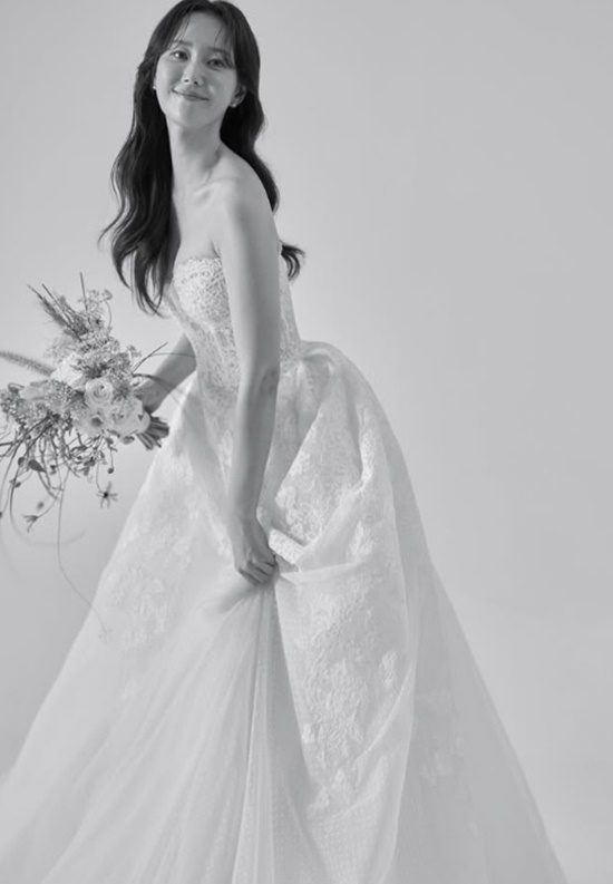 이유영, 득녀 1년 만의 결혼식-남편 무릎 꿇고 프러포즈