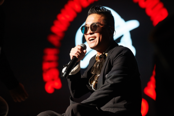 김건모, 6년 만의 복귀 무대-끝내 오열