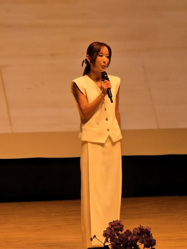 슈, 8년 만에 홀로 SES 무대 꾸며-바다는?