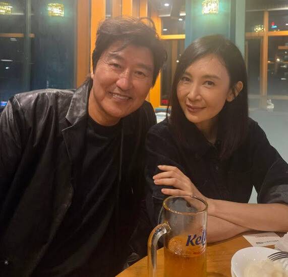 혼외자-극비 결혼 정우성, 송강호+채시라와 파안대소