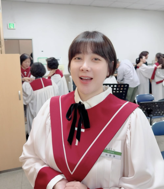 서인영, 10kg 살찌고 코 보형물 뺀 채 성가대 활동