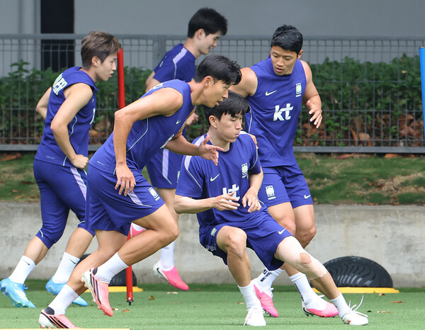 홍명보호 첫 도전 임박-48개국 체제 첫 월드컵, 멕시코시티는 이미 <b>축구</b>...