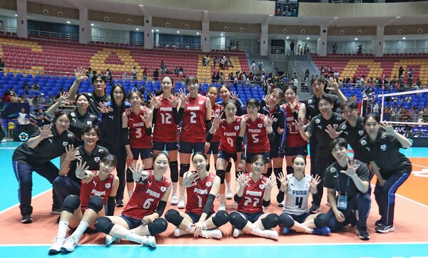 전승 질주 한국 <b>여자배구</b>, 대만 꺾고 AVC컵 4강행-강소휘 28점 맹활약
