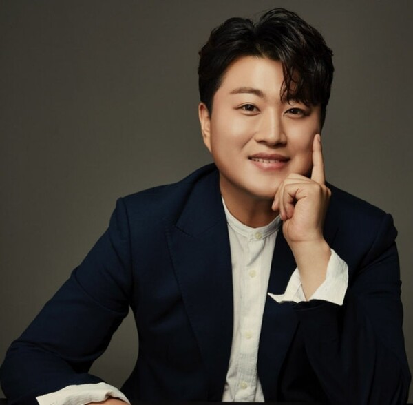 김호중, 가석방 동시에 '50억 회' 스트리밍-골드 클럽