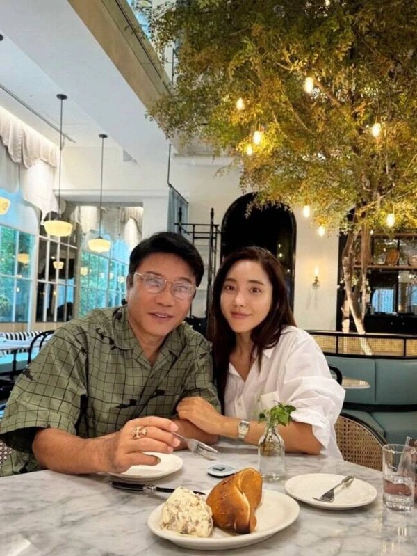74살 <b>이수만</b>, 30년 인연 <b>바다</b>와 <b>재회</b> "S.E.S.의 아버지"