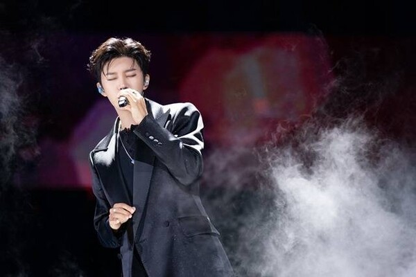 <b>임영웅</b>, 10년 <b>사랑</b> 100만 관객-스타디움의 기록
