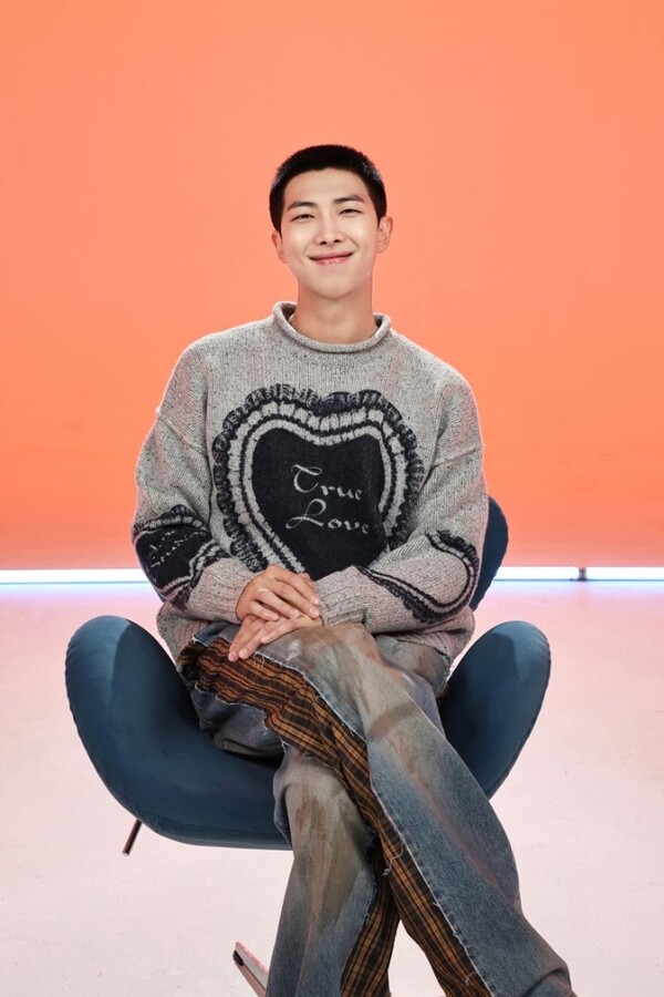 BTS <b>RM</b>, 10년 모은 <b>미술품</b> 140점 미국 미술관에 <b>공개</b>