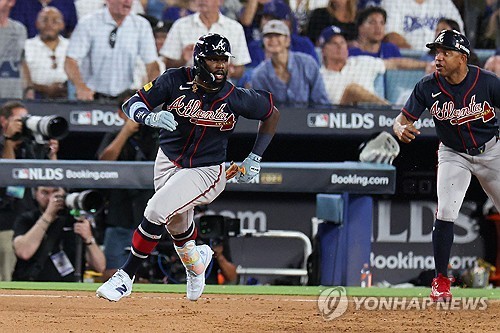 해리스 맹타 앞세운 <b>애틀랜타</b>, <b>다저스</b> 3-2 <b>제압</b>…NLDS 1승 1패
