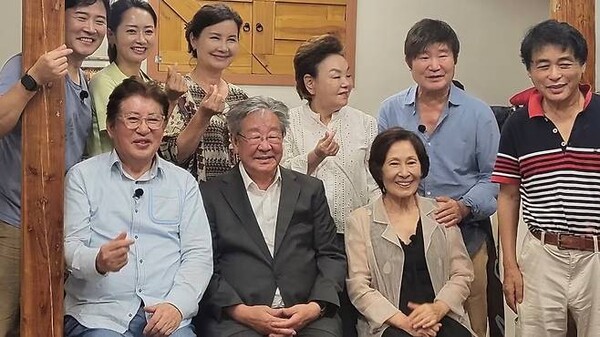 <b>임호</b>, 故 최불암·<b>김수미</b> 함께 웃던 '전원일기' <b>사진</b> 공개