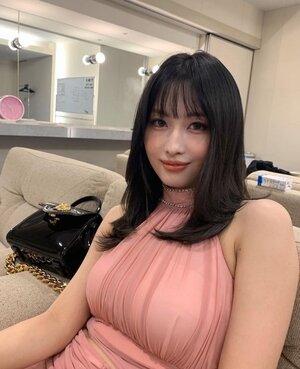 트와이스 모모, 탄탄한 복근의 섹시함