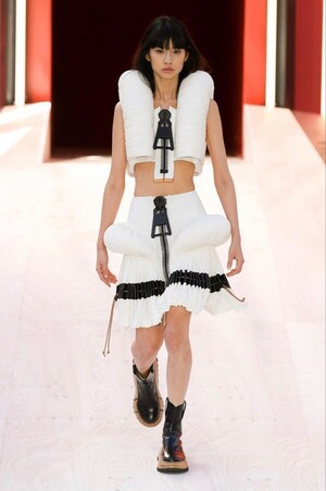 정호연, 월드 스타 입증하는 런웨이