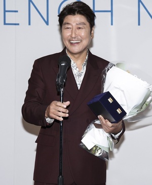 송강호-예지원, ‘에뜨왈 뒤 시네마상’ 수상