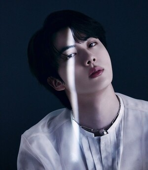 BTS 진 ‘슈퍼 참치’, 전 세계적 신드롬 이어
