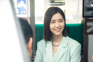 ‘천원짜리 변호사’ 김지은 패션도 관심