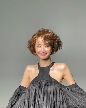 고준희, 아찔 어깨선 노출 화보