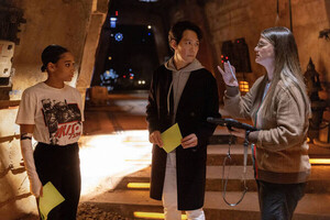 Lee Jung-jae works with 'Matrix' Carrie & Moss in the new series of 'Star Wars'