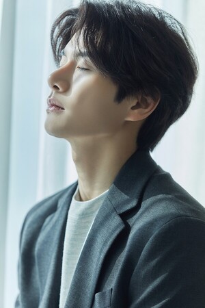 '심야카페' 주연 이이경, 직접 OST 불러