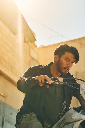 영화 '교섭' 현빈, 국정원 요원 통념 깬 거친 이미지