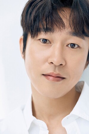 김중희, 영화 '유령' 신 스틸러 맹활약