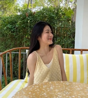 Shin Ye-eun shows off her lovely charm that erased her wickedness